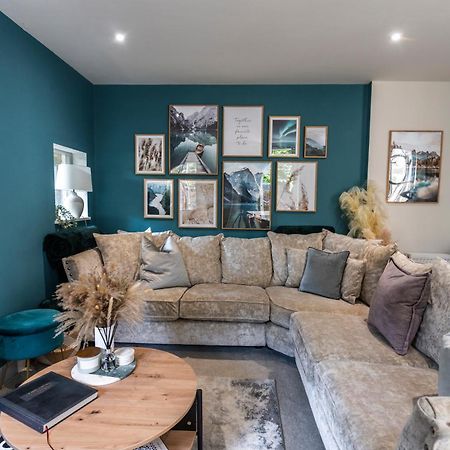 Spring Mount Huge Luxury Full Apartment- Harrogate Centre-Two Extremely Comfy Kingsize Bedrooms-Fully Equipped Modern Kitchen-Cosy Living Room With Huge Tv Buitenkant foto