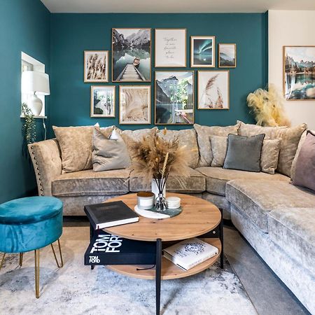 Spring Mount Huge Luxury Full Apartment- Harrogate Centre-Two Extremely Comfy Kingsize Bedrooms-Fully Equipped Modern Kitchen-Cosy Living Room With Huge Tv Buitenkant foto