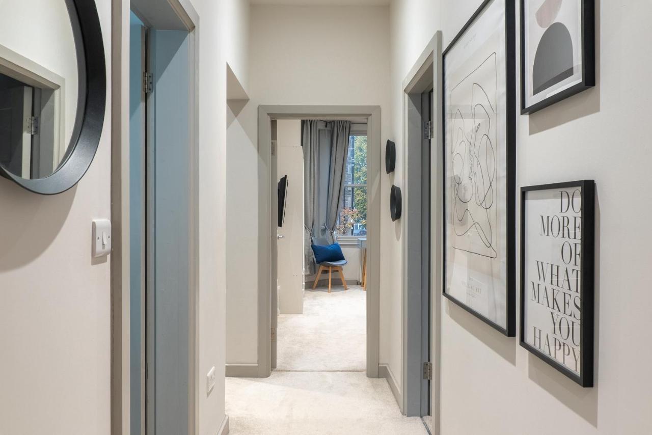 Spring Mount Huge Luxury Full Apartment- Harrogate Centre-Two Extremely Comfy Kingsize Bedrooms-Fully Equipped Modern Kitchen-Cosy Living Room With Huge Tv Buitenkant foto