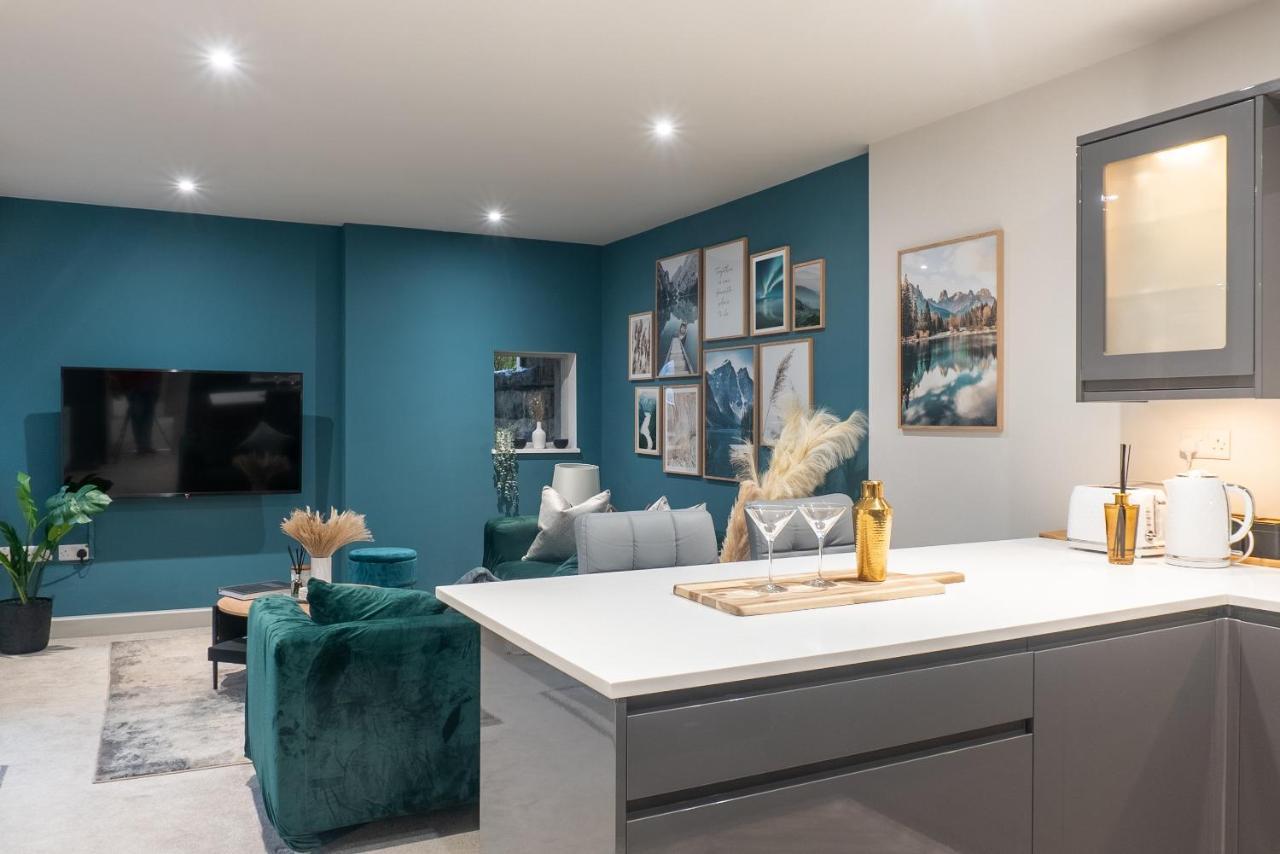 Spring Mount Huge Luxury Full Apartment- Harrogate Centre-Two Extremely Comfy Kingsize Bedrooms-Fully Equipped Modern Kitchen-Cosy Living Room With Huge Tv Buitenkant foto