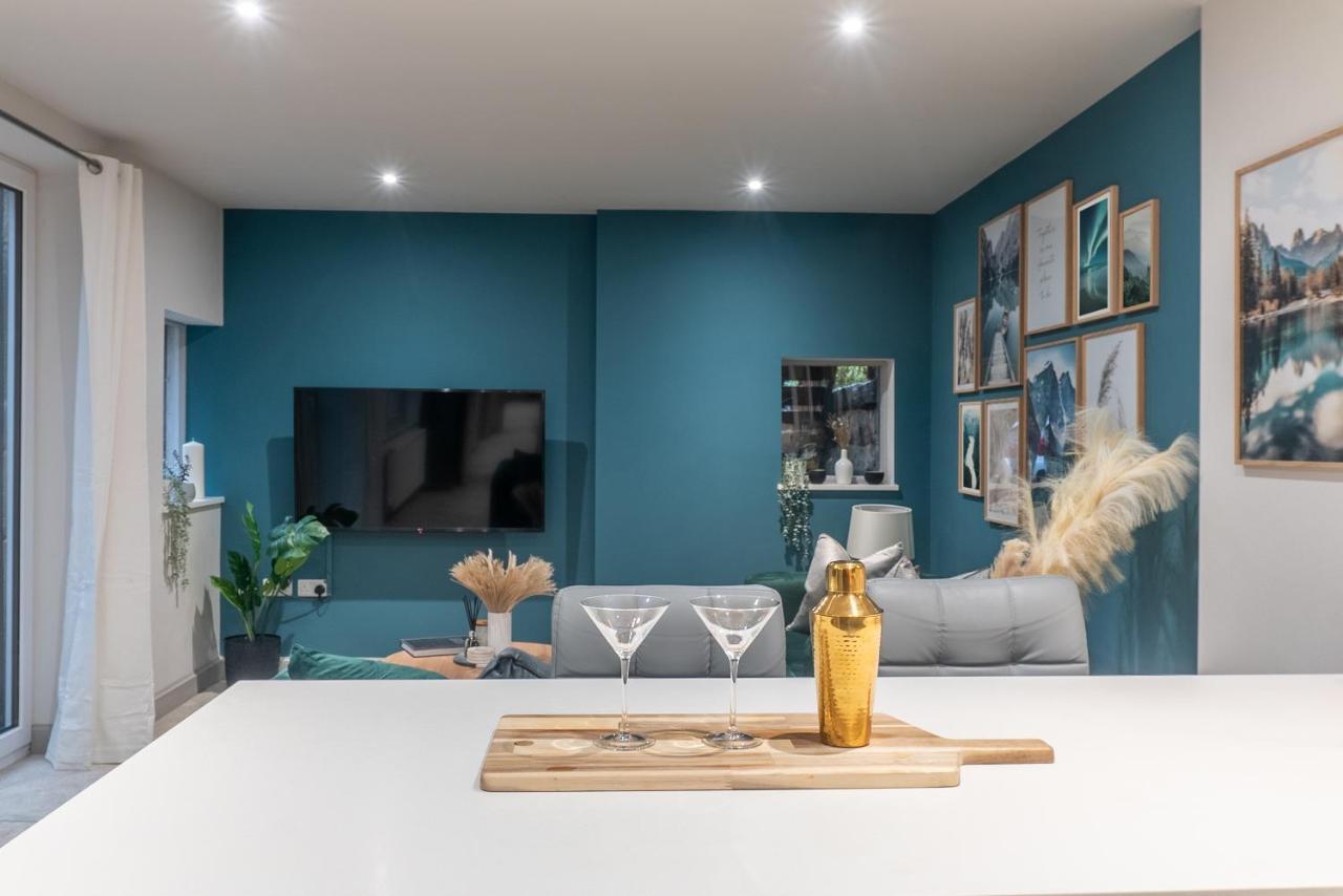 Spring Mount Huge Luxury Full Apartment- Harrogate Centre-Two Extremely Comfy Kingsize Bedrooms-Fully Equipped Modern Kitchen-Cosy Living Room With Huge Tv Buitenkant foto