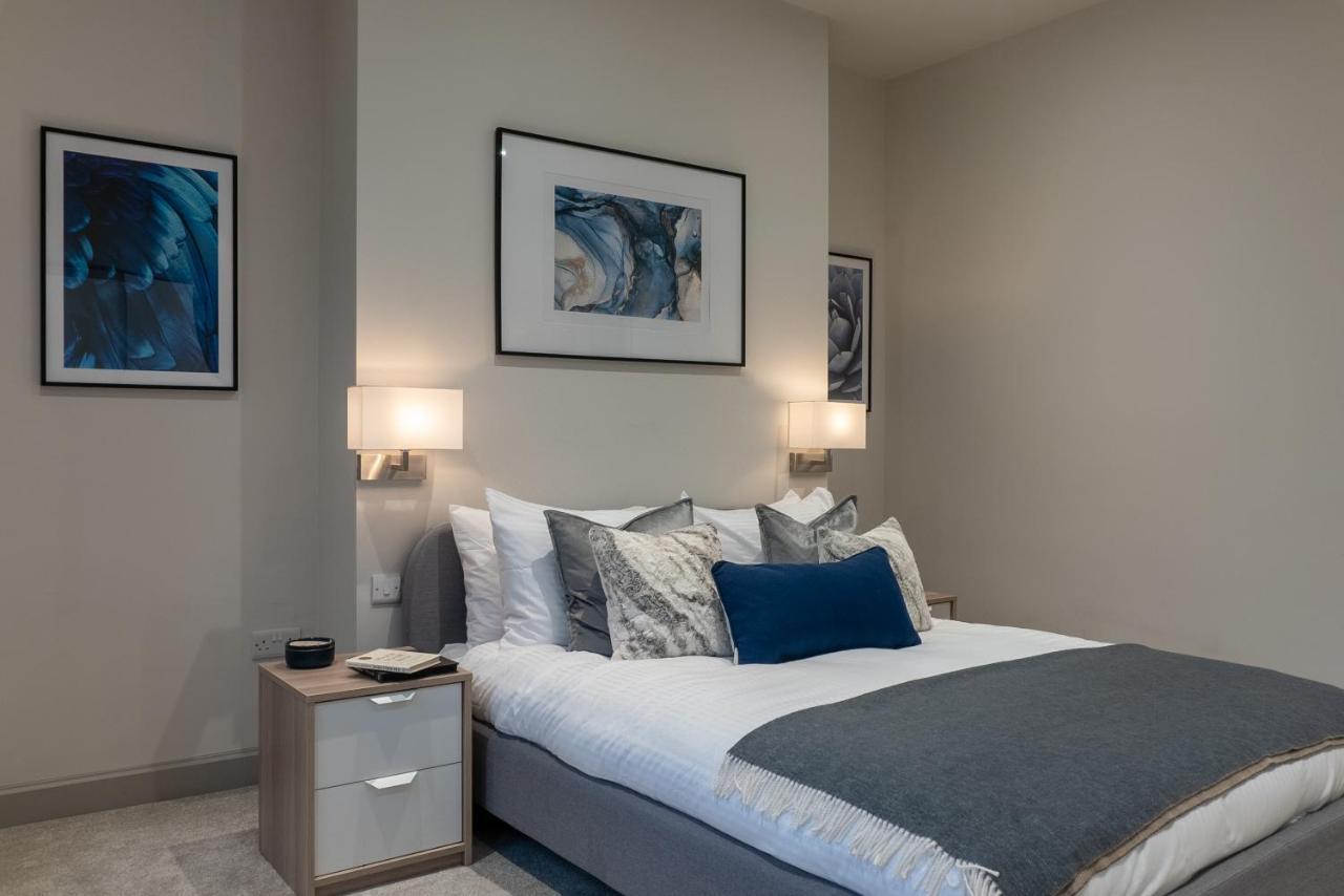 Spring Mount Huge Luxury Full Apartment- Harrogate Centre-Two Extremely Comfy Kingsize Bedrooms-Fully Equipped Modern Kitchen-Cosy Living Room With Huge Tv Buitenkant foto