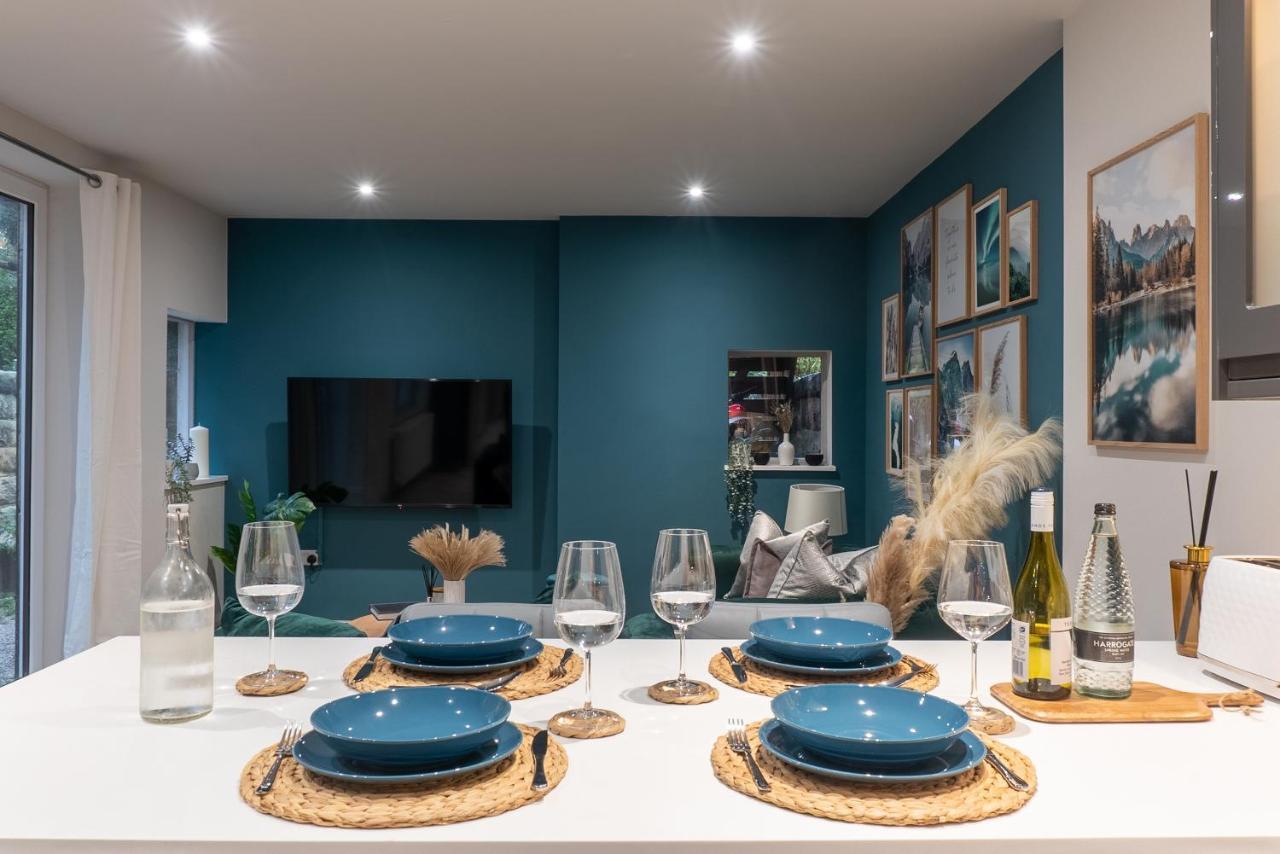 Spring Mount Huge Luxury Full Apartment- Harrogate Centre-Two Extremely Comfy Kingsize Bedrooms-Fully Equipped Modern Kitchen-Cosy Living Room With Huge Tv Buitenkant foto
